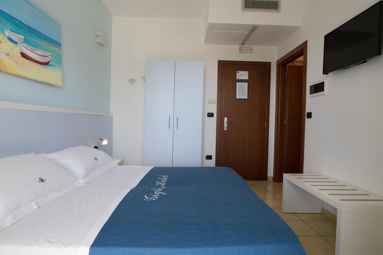 Gigli Hotel Salento مارينا دي بيسكولوس الغرفة الصورة